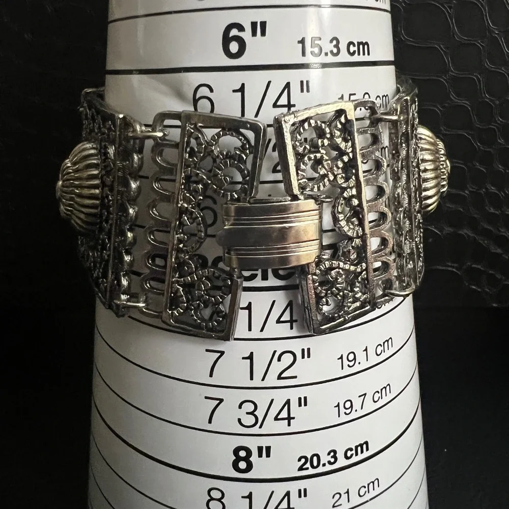 Vintage Silver Tone Filigree Panel Bracelet Ornate Shell Motif 7.25in Victorian